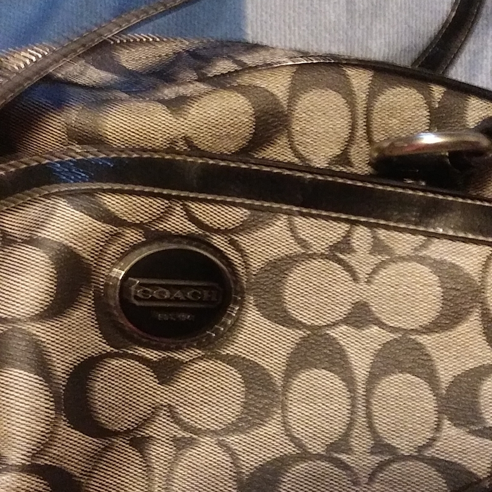 Purse - Picture 2 of 3